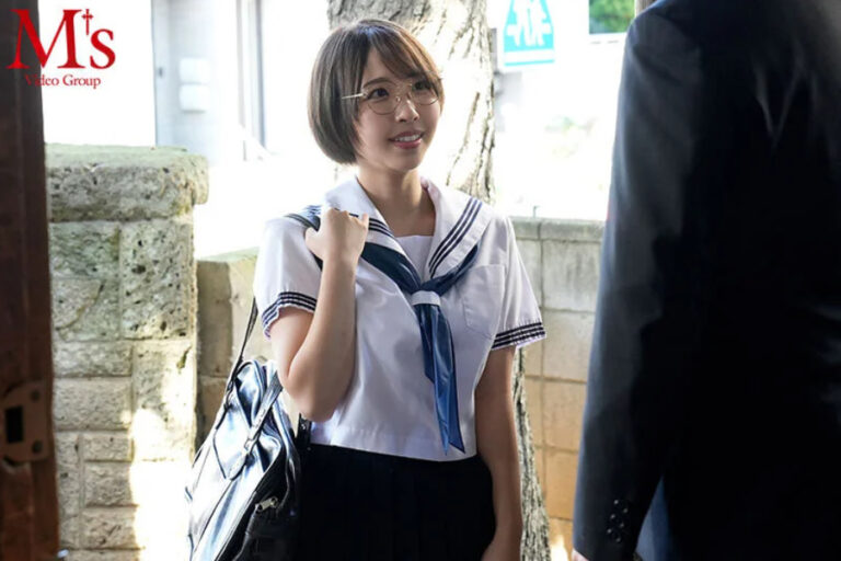 宍戸里帆｜成長した姪っ子・里帆の淫らな笑みに翻弄される中年おじさん｜妻には内緒の膣内射精を繰り返す背徳の汗だく性交