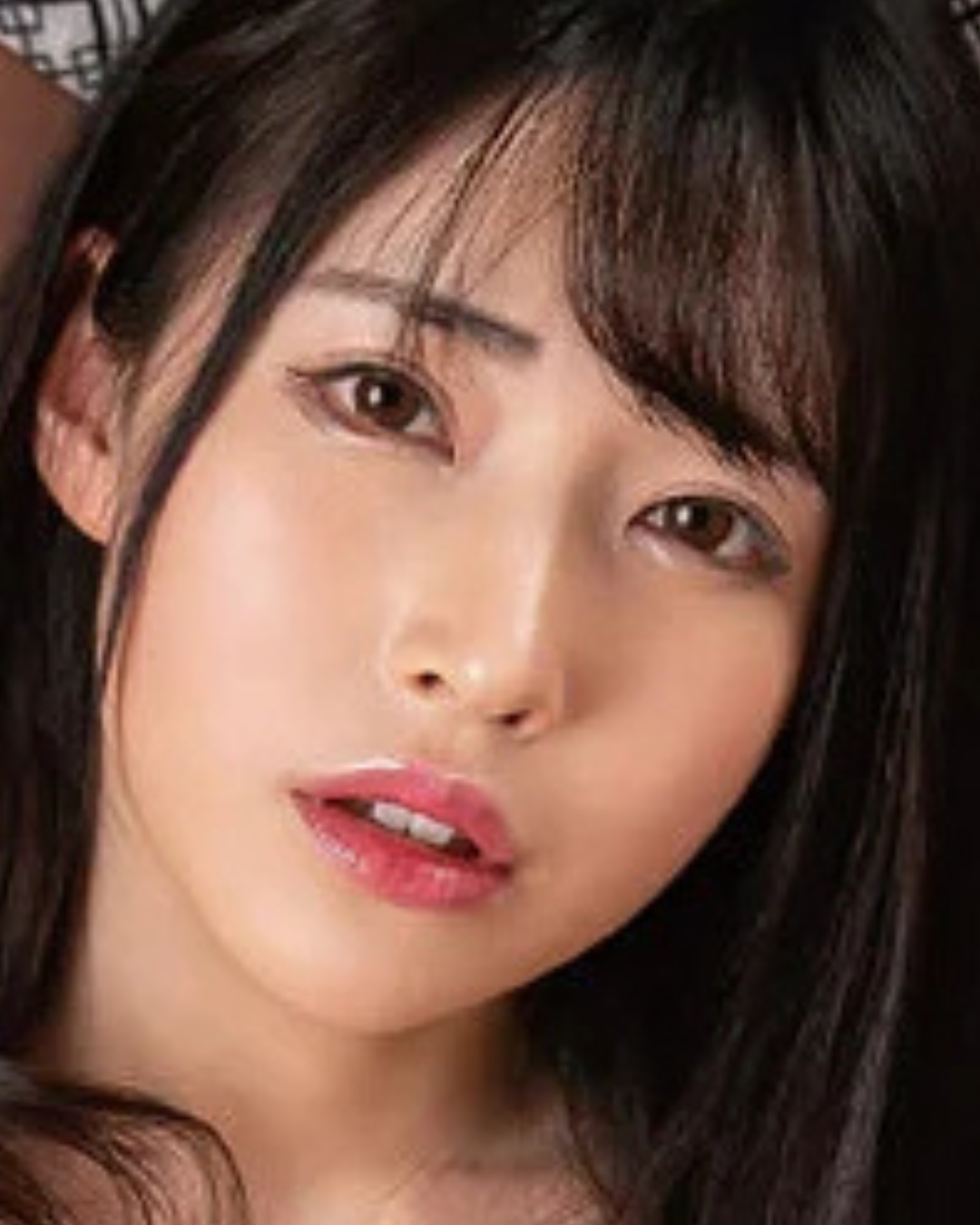 皆月ひかる 顔サムネ